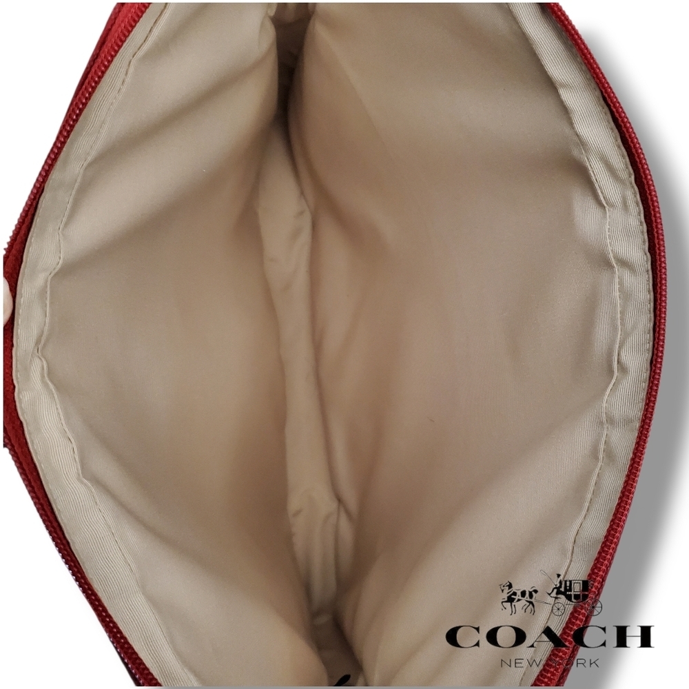 Coach Red Signature Mini C Canvas Tablet/iPad Sleeve – Excellent Condition! 14" - Picture 5 of 8